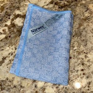NWOT Norwex Scrub Cloth - blue